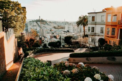 cities with the highest average salaries