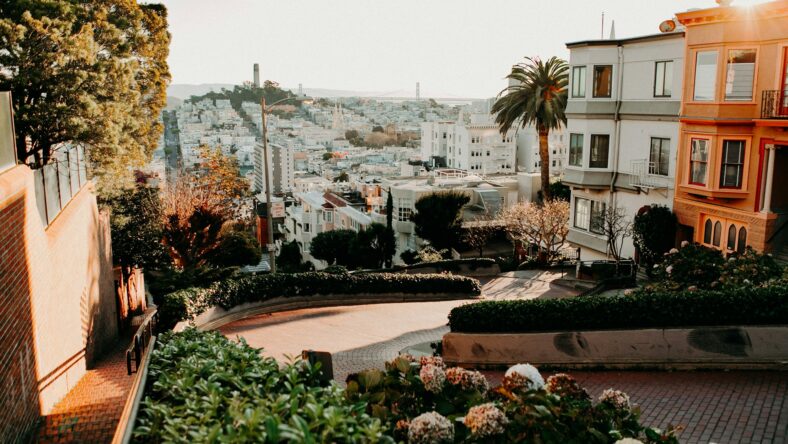 cities with the highest average salaries